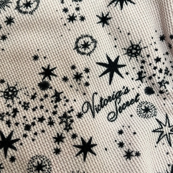 VICTORIA’S SECRET Thermal Pajama Set Pink & Black
Size Medium - Picture 11 of 15